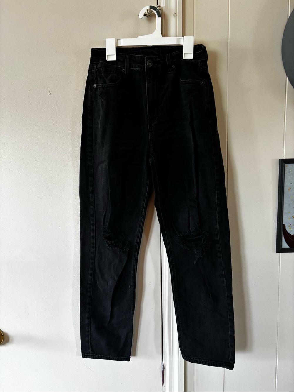 Women's Black Relaxed Fit Distressed Jeans